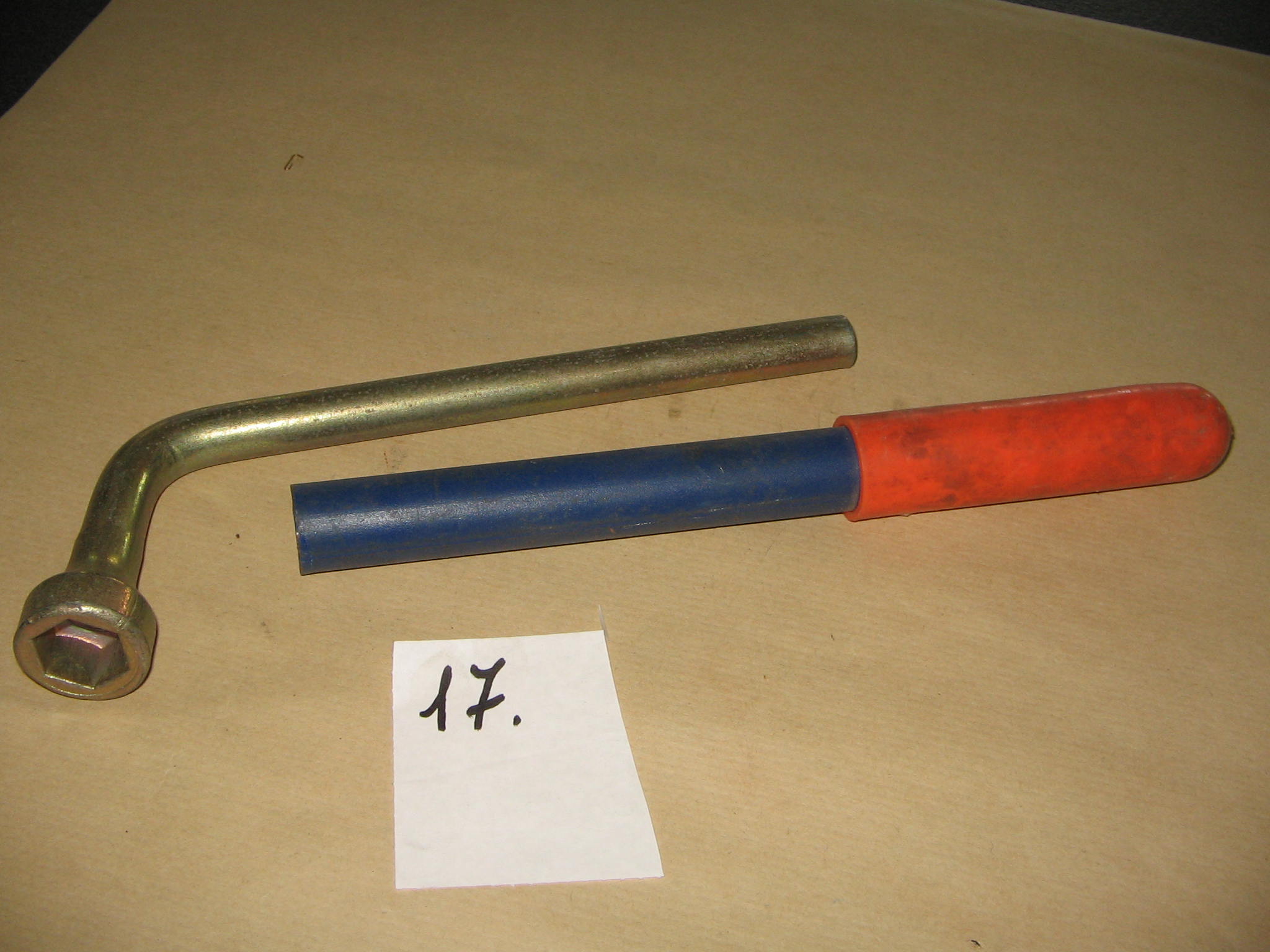 CHIAVE 17 PER RUOTA N. 20911